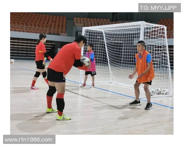 足球明星亲授线下踢球技巧与训练方法助你提升球技的完美体验