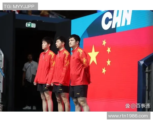 足球明星如王子般闪耀赛场魅力与风采尽显无遗